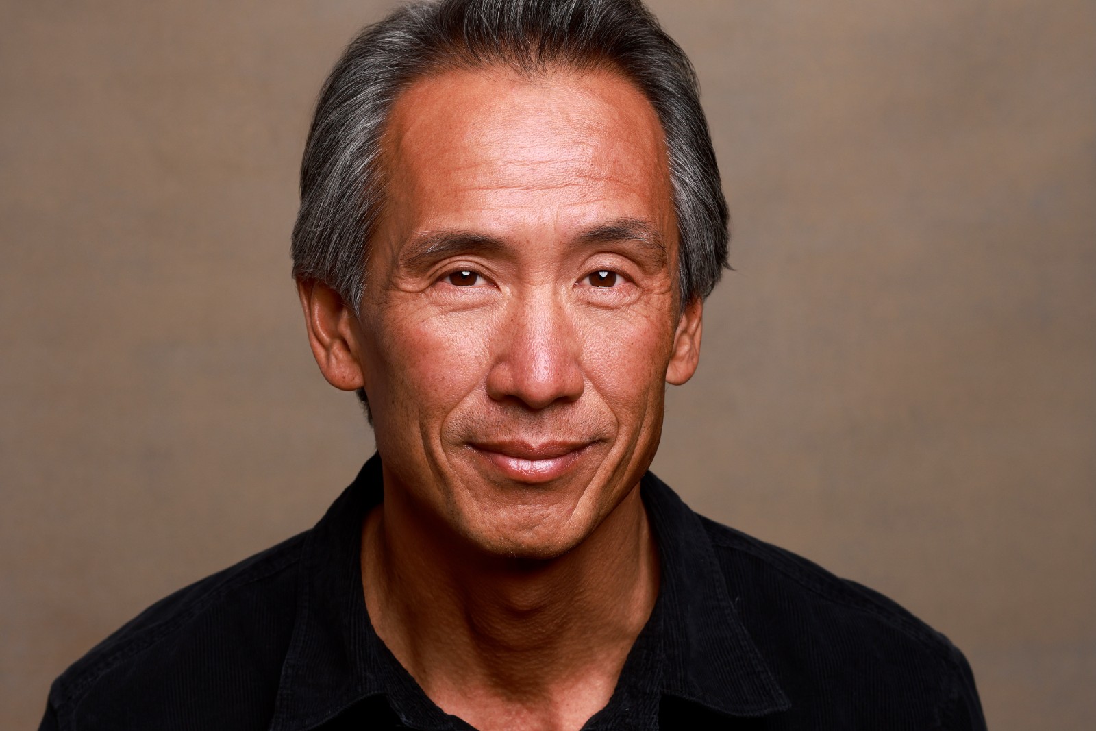 Tinpo Lee - On-Camera Coaching logo